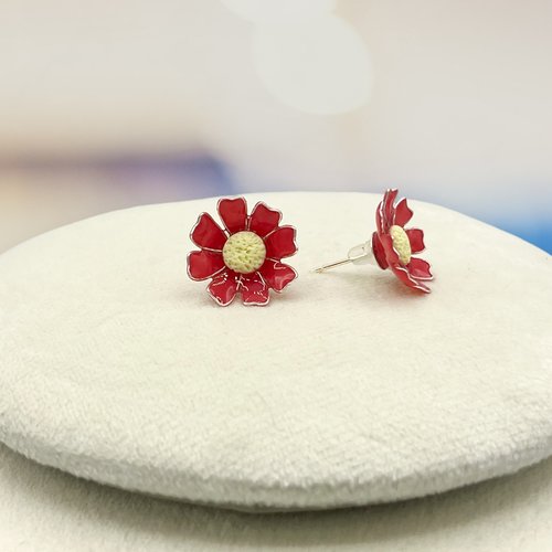 Boucles d'oreilles clous fleur cosmos fait main en résine, fabriquées en france, 6 couleurs au choix