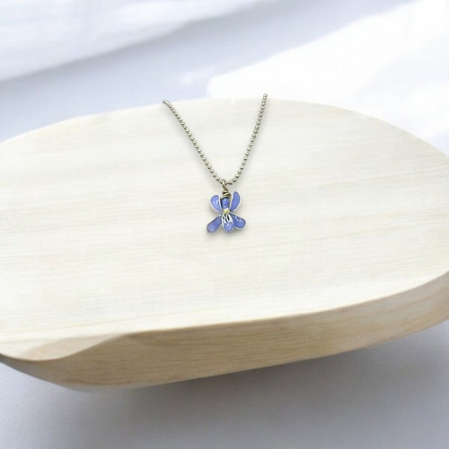 Collier pendentif fleur violette fait main en résine, fabriquées en france