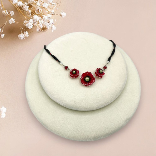 Collier mi-longs coquelicot fait main en résine, fabriqué en france