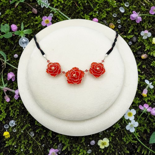 Collier ras du cou à 3 fleurs rose faites main en résine, fabriqué en france, 4 couleurs au choix