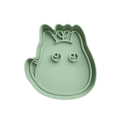 Emporte-pièce en forme ko totoro avec de feuille