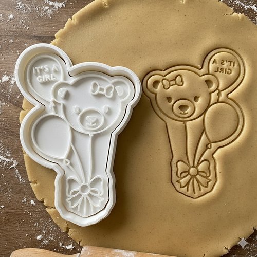 Emporte-piece ours ballons c'est une fille 8 cm baby shower