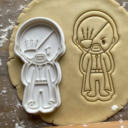 Emporte-pièce nick fury marvel - moule à biscuits artisanal 8 cm