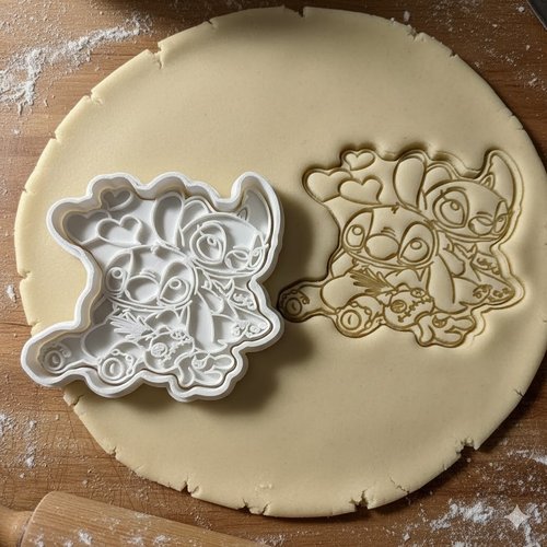 Emporte-piece stitch et angel avec scrump - moule biscuits 8 cm