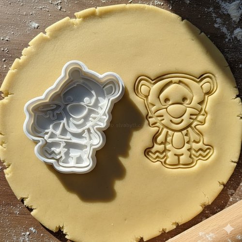 Emporte-piece tigrou pour biscuits et pate a sucre - 8 cm