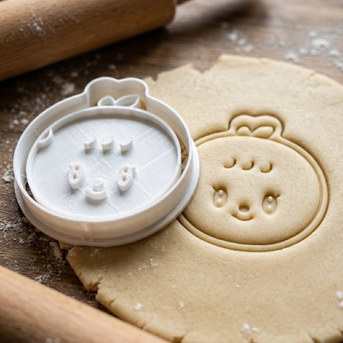 Emporte-pièce visage kawaii noir 8cm - moule pâtisserie biscuit