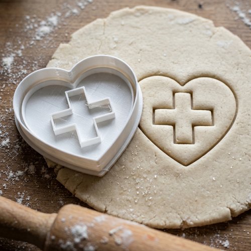 Emporte-pièce coeur croix 8cm moule biscuit