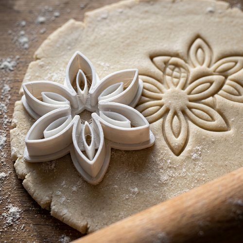 Emporte-pièce fleur étoile 8cm moule biscuit artisanal