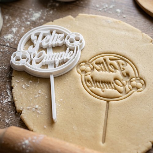 Emporte-pièce feliz cumple football 8cm - moule