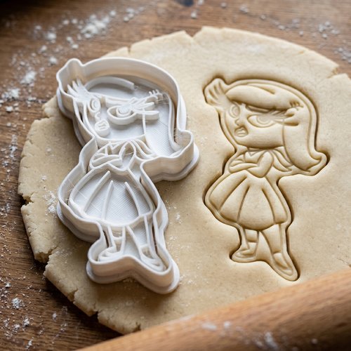 Emporte-piece personnage fille - moule biscuit 8 cm