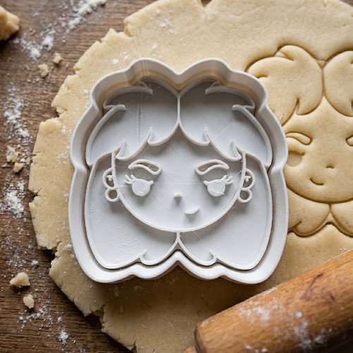 Emporte-pièce visage fille manga pour biscuits - 8 cm