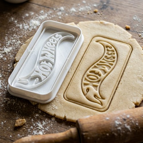 Emporte-piece hot wheels voiture de course 8 cm