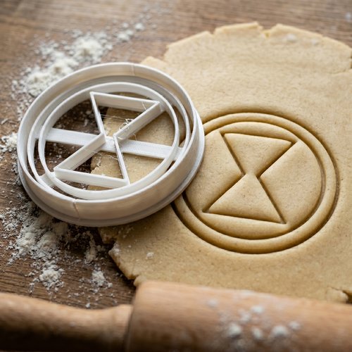 Emporte-pièce sablier géométrique 8cm pour biscuits et pâtisserie
