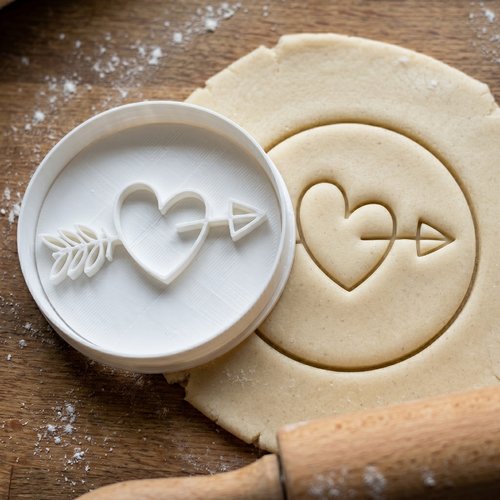 Emporte-pièce cœur fléché 8 cm - moule biscuit artisanal
