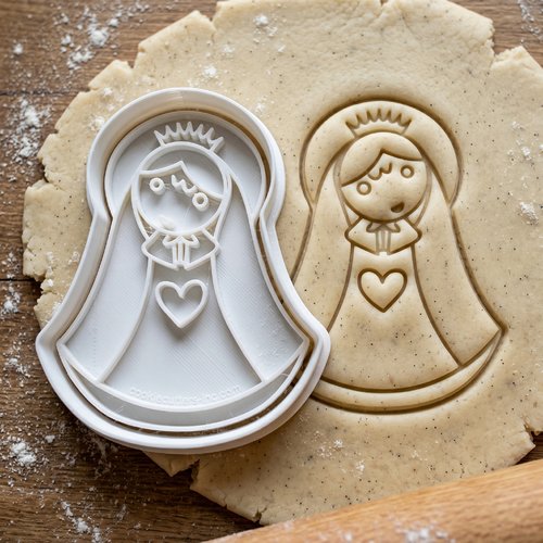 Emporte-pièce princesse avec coeur - moule biscuit 8cm