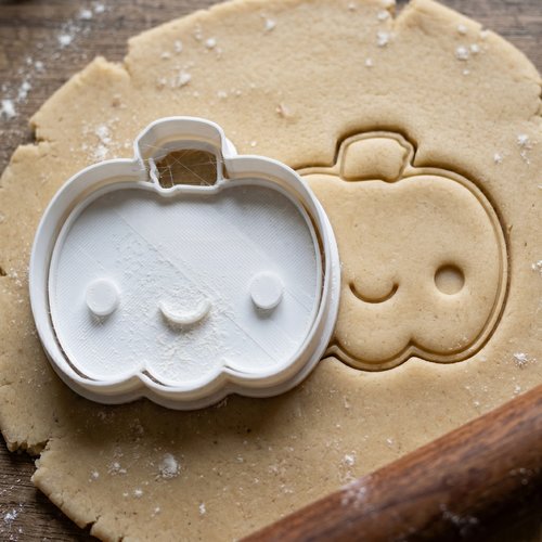 Emporte-pièce citrouille 8 cm pour biscuits et pâtisserie