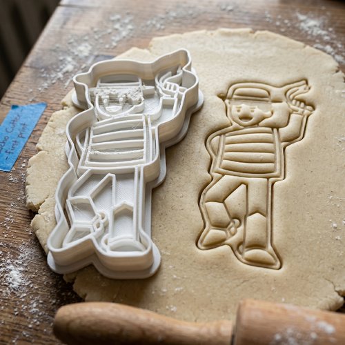Emporte-pièce artisanal personnage - moule à biscuits 8 cm noir