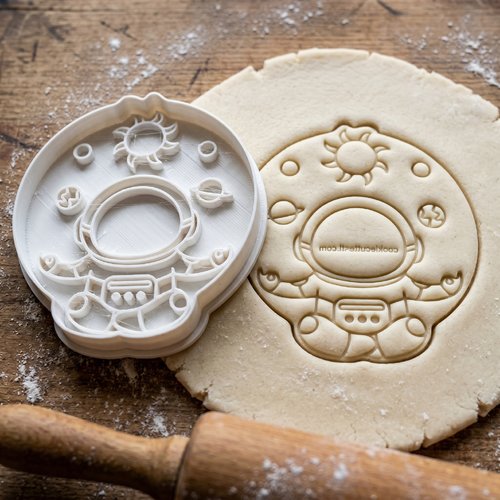 Emporte-pièce astronaute pour biscuits et pâte à sucre - 8 cm