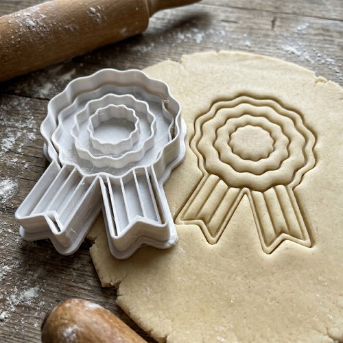 Emporte-pièce cocarde ruban - moule à biscuits artisanal 8 cm