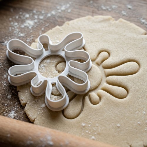 Emporte-piece soleil 8 cm noir - moule biscuits et patisserie