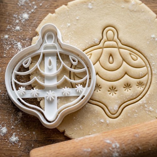 Emporte-pièce boule de noël artisanal 8 cm