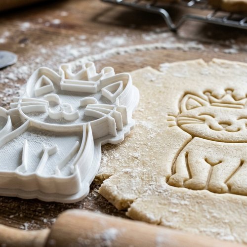 Emporte-pièce chat couronne 8cm pâtisserie