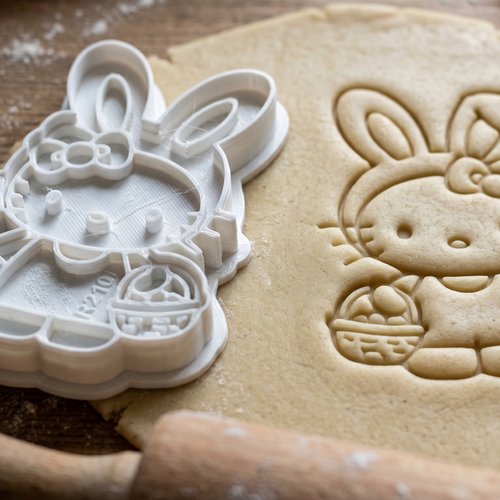 Emporte-piece biscuit lapin kawaii paques 8cm