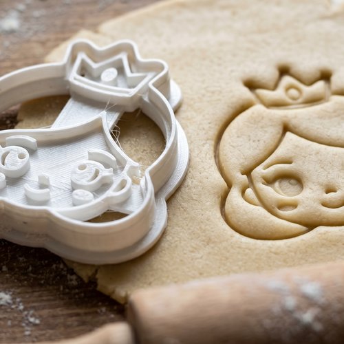 Emporte-piece princesse 8 cm moule a biscuit
