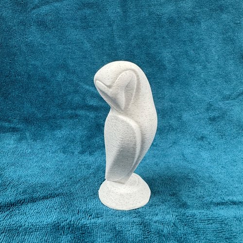 Figurine lunavia | statue élégante de chouette - blanc marbré – impression 3d