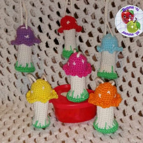 Tutoriel en anglais ,crochet pattern shroomstick  ( lip balm case)