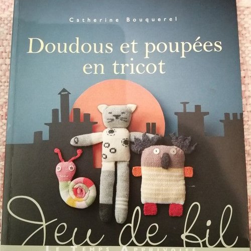Livre doudous et poupées en tricot jeu de fil