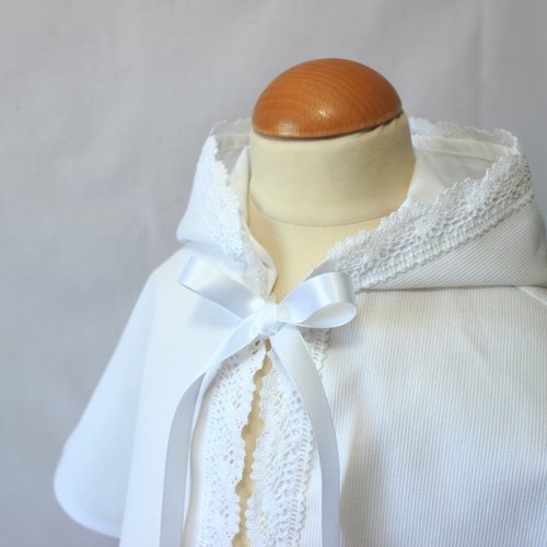Cape baptême blanche avec capuche pour bébé garçon, personnalisable, baptême bébé garçon, cape cérémonie blanche