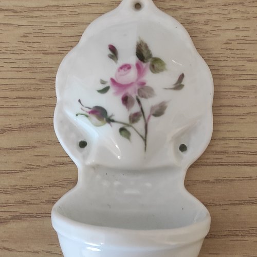 Petit bénitier porcelaine avec roses