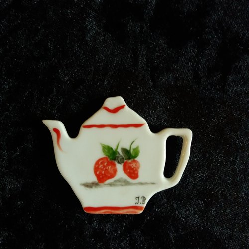 Magnet porcelaine cafetière fraises peint à la main