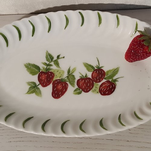 Petit ravier décor fraises porcelaine peinte main
