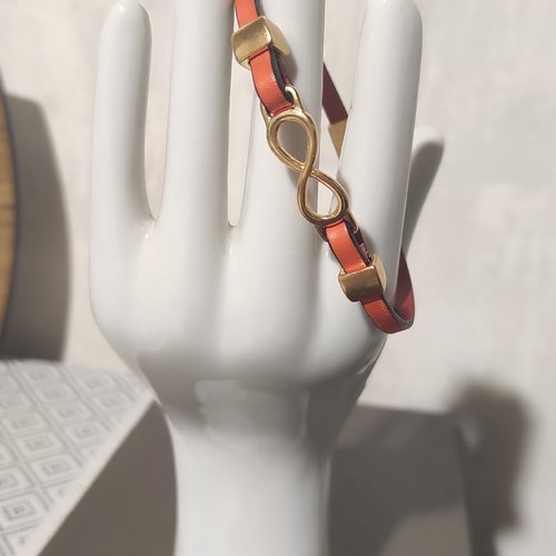 Bracelet cuir  orange boucle infini dorée fait main