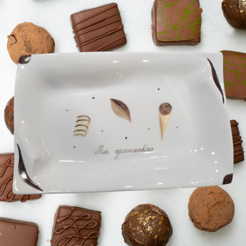 Plat de service porcelaine  graphisme chocolats peint à la main
