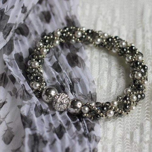 Bracelet perles swarovski tout noir et blanc