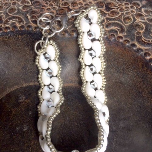 Bracelet pétales blanc et cristaux swarovski argent