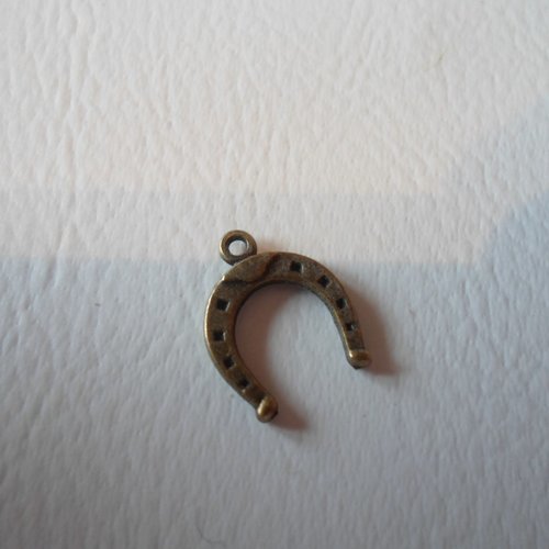 Lot de 6 Pendentifs breloques fer à cheval 12x18mm - Apprêts/Breloques