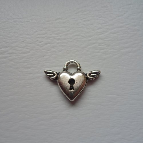 Breloque coeur cadenas avec ailes couleur argent
