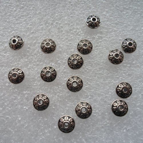 Perle antique sculptee metal argente