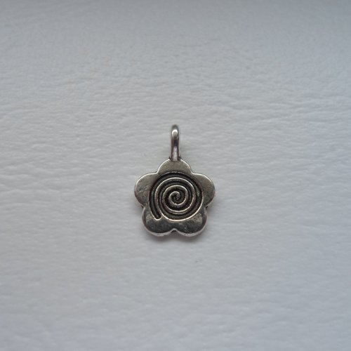 Breloque fleur et spirale metal argente
