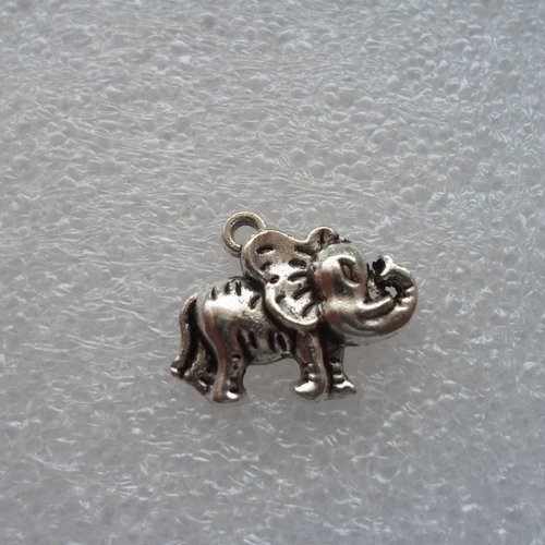 Breloque elephant metal argente