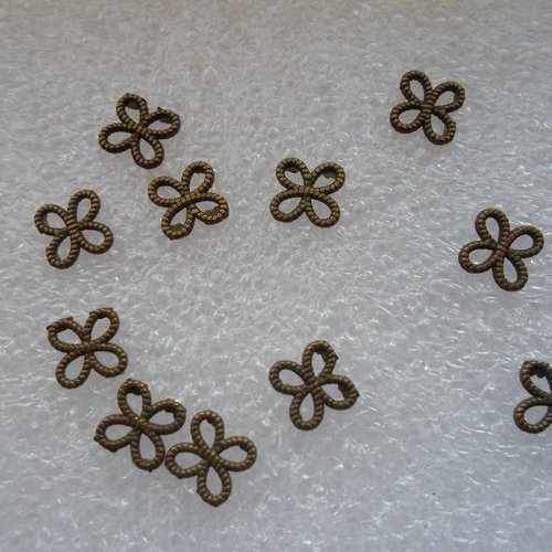 Lot 10 connecteurs mini  fleur couleur bronze