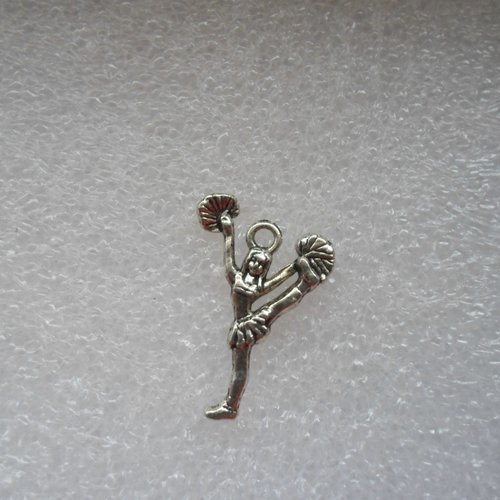 Breloque pom pom girl metal argente