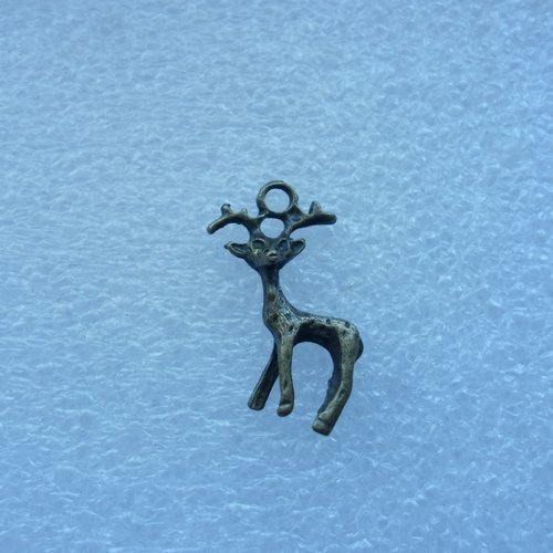 Breloque cerf noel metal couleur bronze