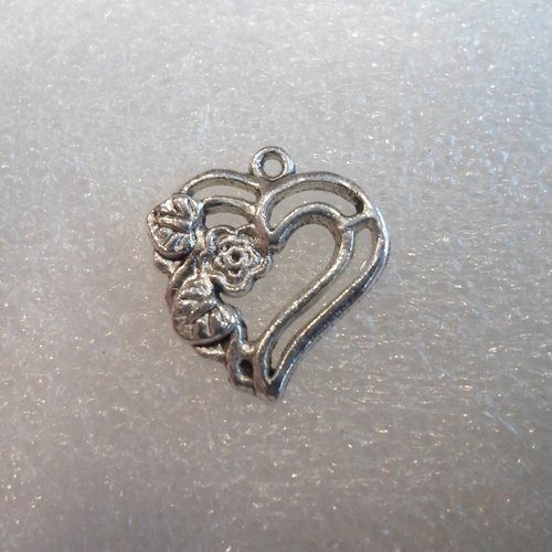 Breloque coeur et fleur metal argente