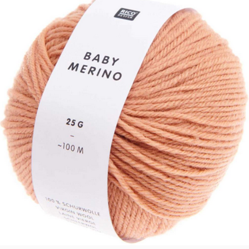 Pelote de laine baby merino coloris poudre