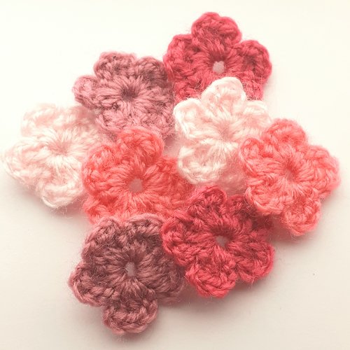 Lot 8 fleurs en laine applique au crochet 2,5 cm tons rose